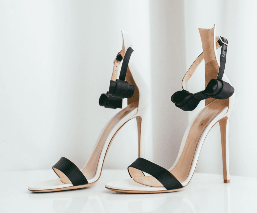 Gianvito Rossi Leather Bow Sandals 10
