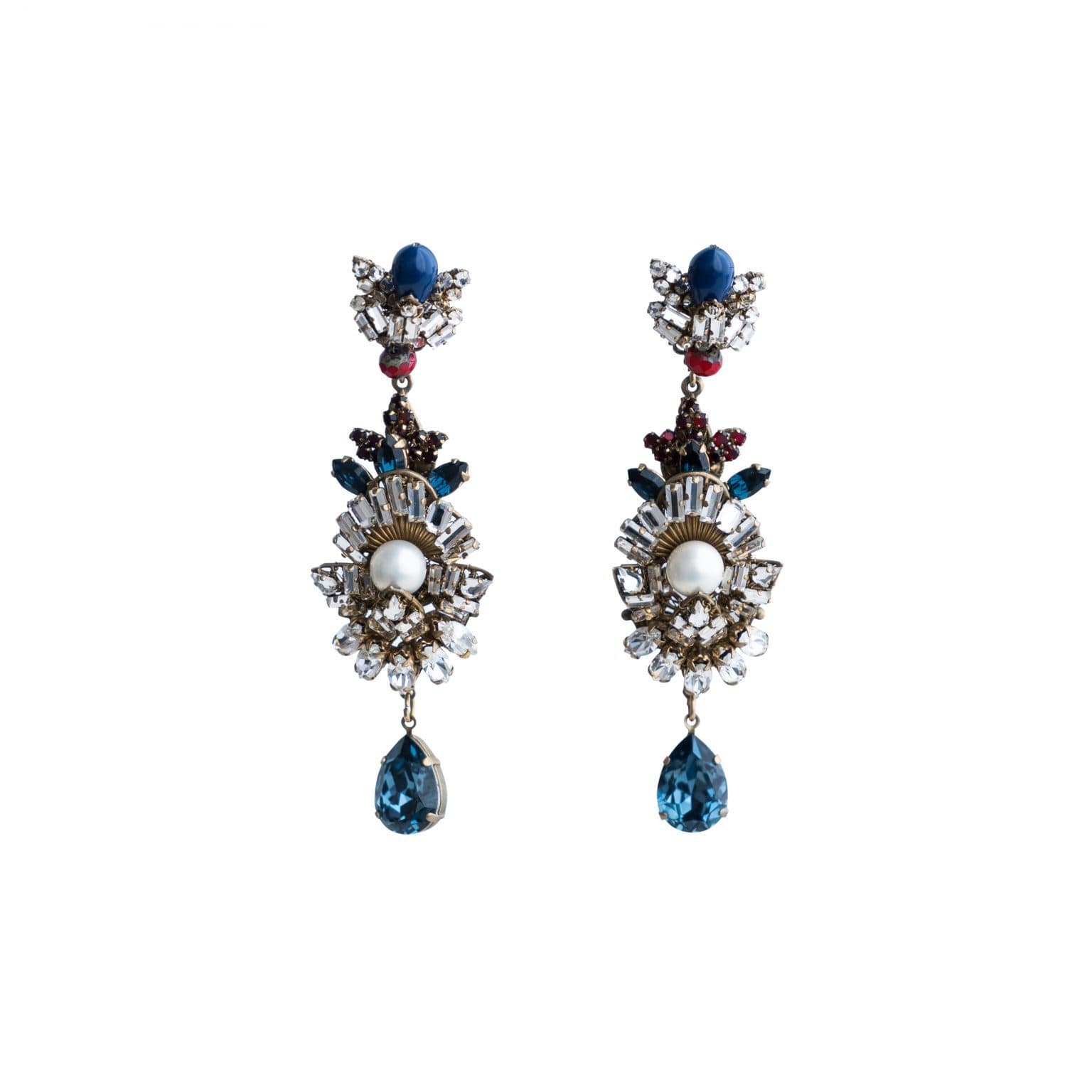Bijoux Heart Chandelier Blue And Diamond Pearl Center Earrings