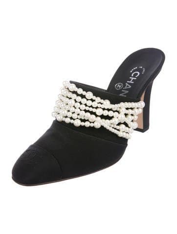 Chanel 2017 Pearl Cc Mules 7.5