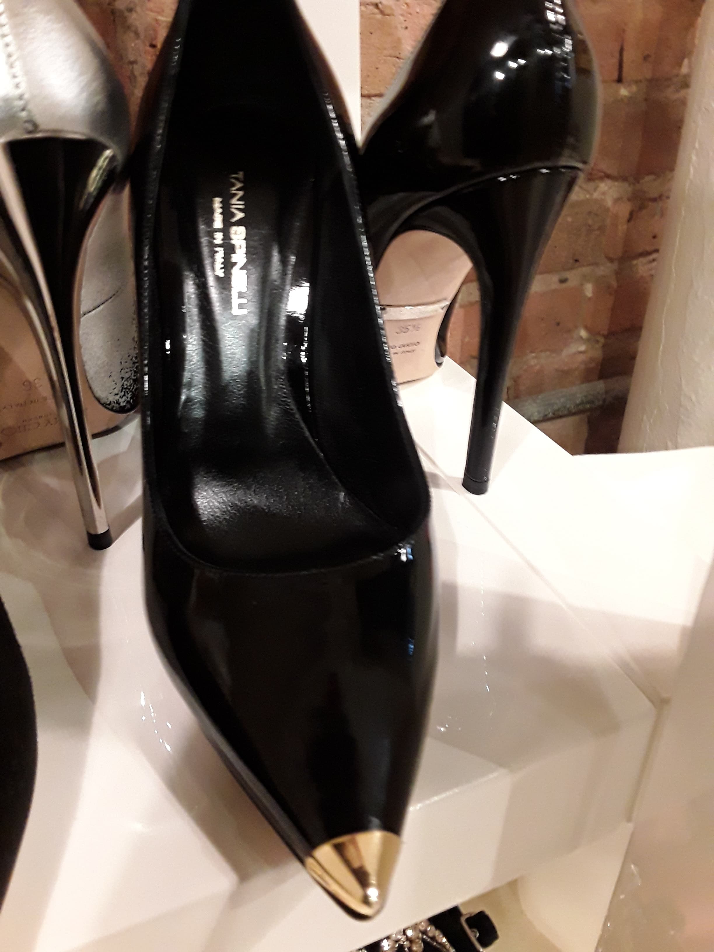 Tania Spinelli Black Pumps