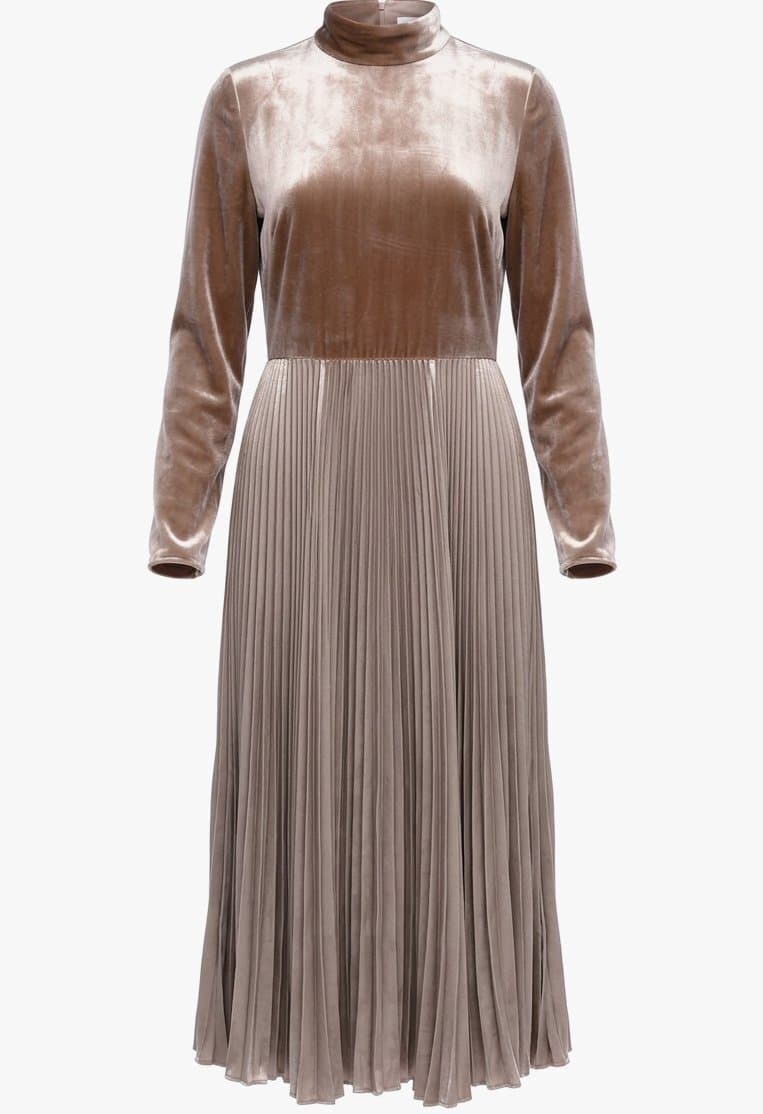 Valentino 2016 Pleated Velvet Dress